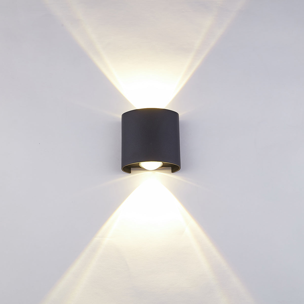 צמוד קיר מוגן מים ״עדשות 1״